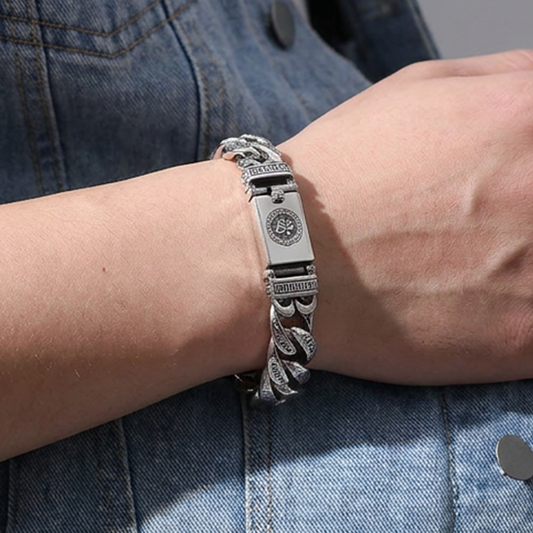 📢📢40% OFF !! ⏰ Men's Retro Mantra Bracelet – Six-Syllable Design, Stylish & Meaningful – Vintage Silver Finish with Dual-Chain Look ✨